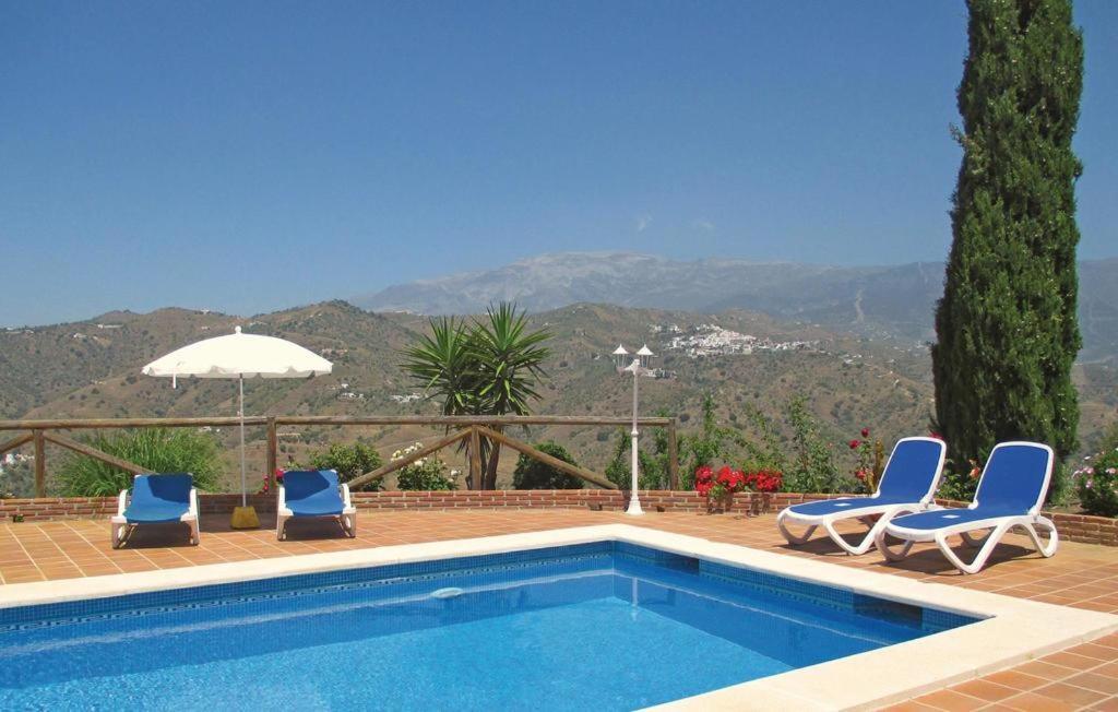 Cortijo La Rijana Villa Sayalonga Luaran gambar
