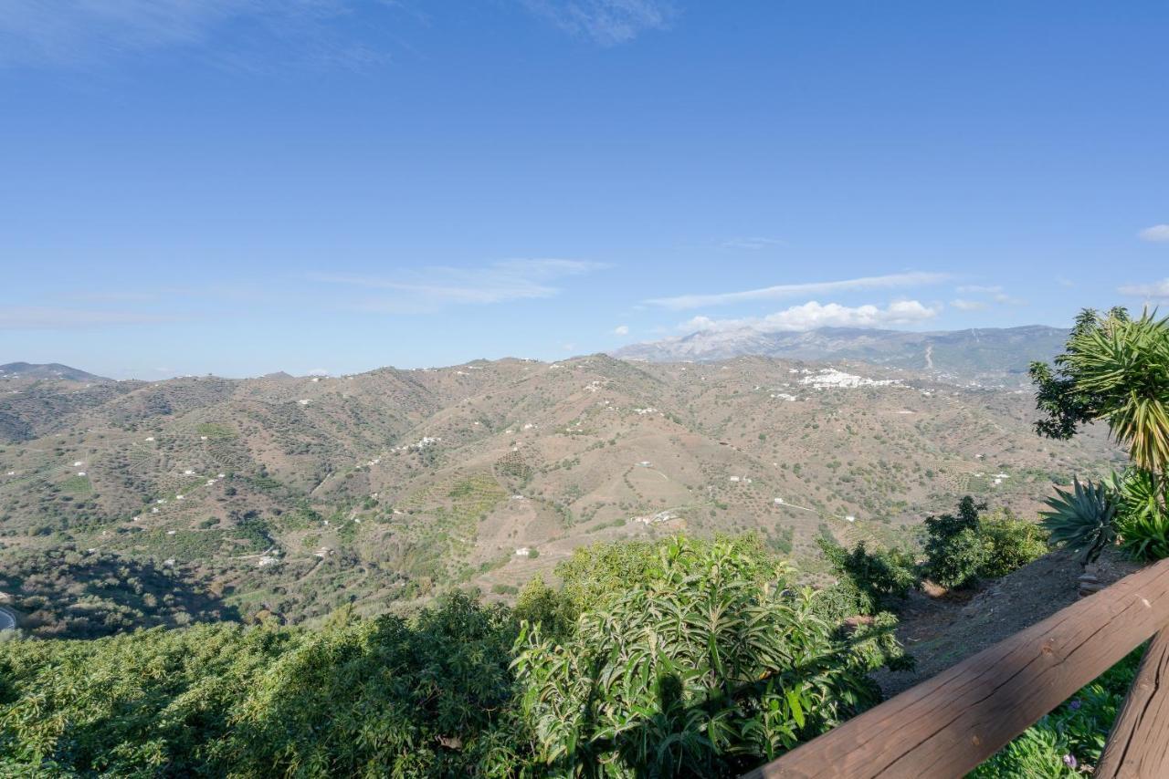 Cortijo La Rijana Villa Sayalonga Luaran gambar