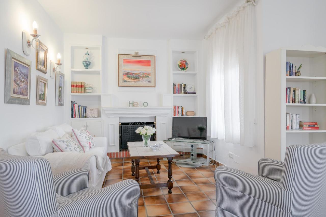 Cortijo La Rijana Villa Sayalonga Luaran gambar
