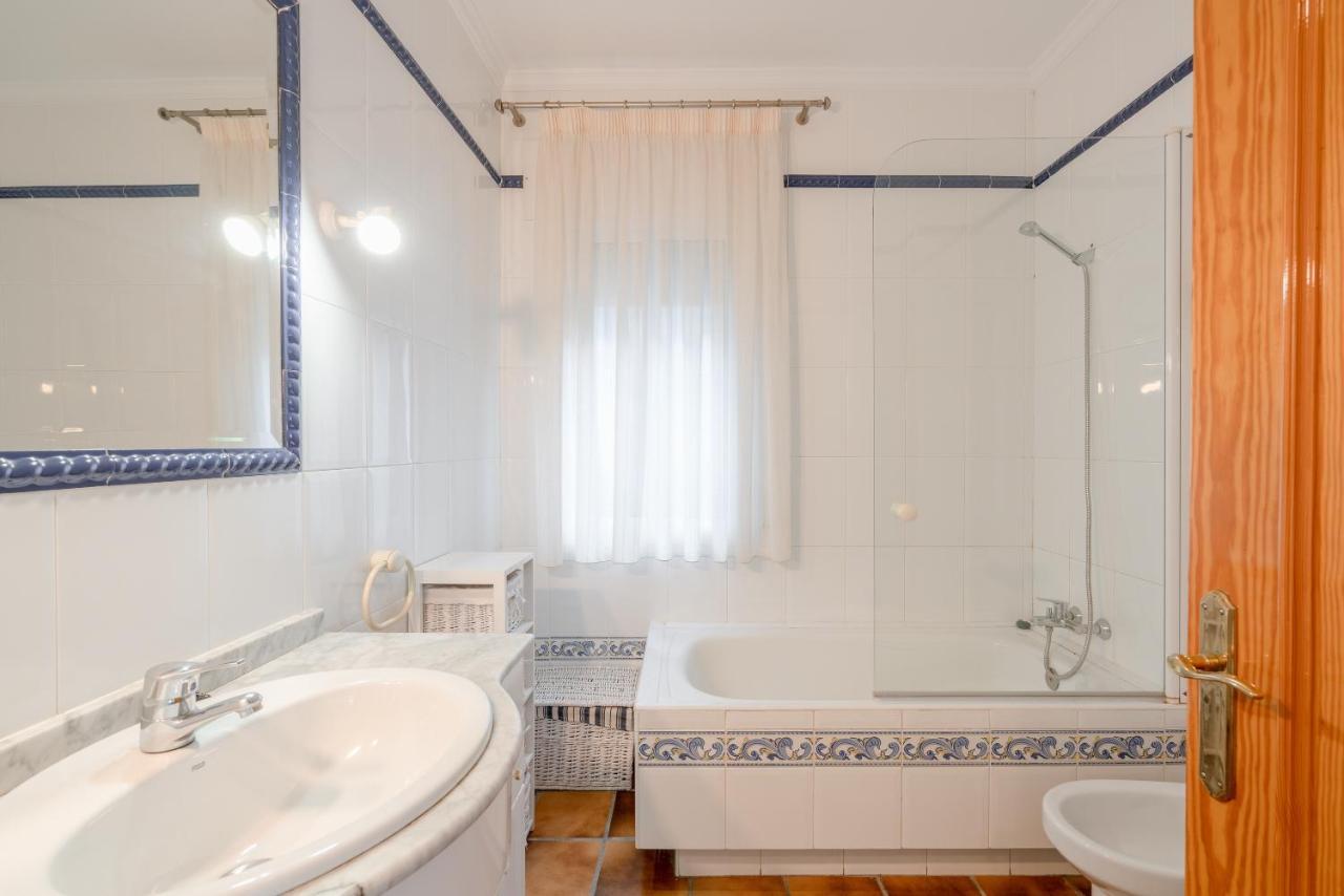 Cortijo La Rijana Villa Sayalonga Luaran gambar