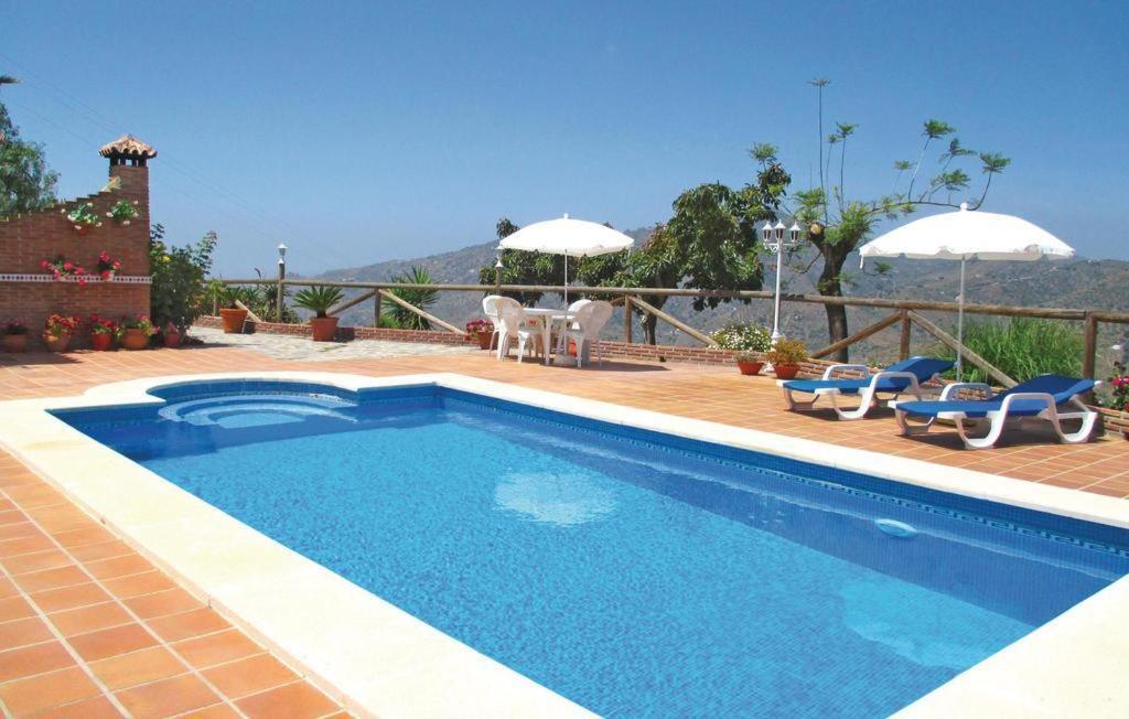 Cortijo La Rijana Villa Sayalonga Luaran gambar